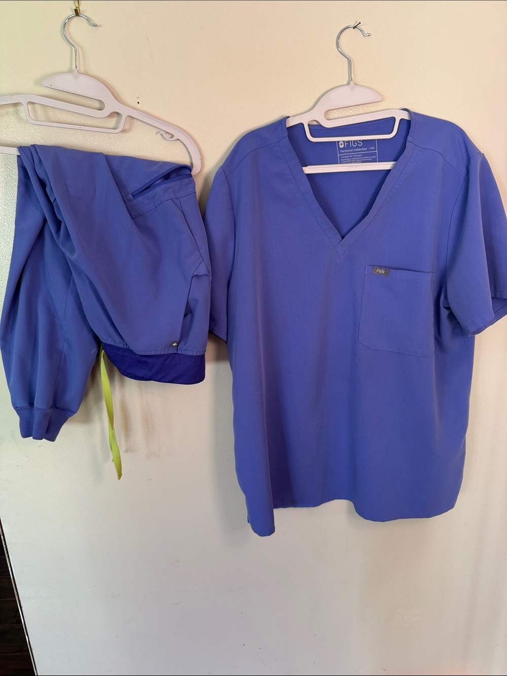 Figs Periwinkle V-Neck Scrub Set